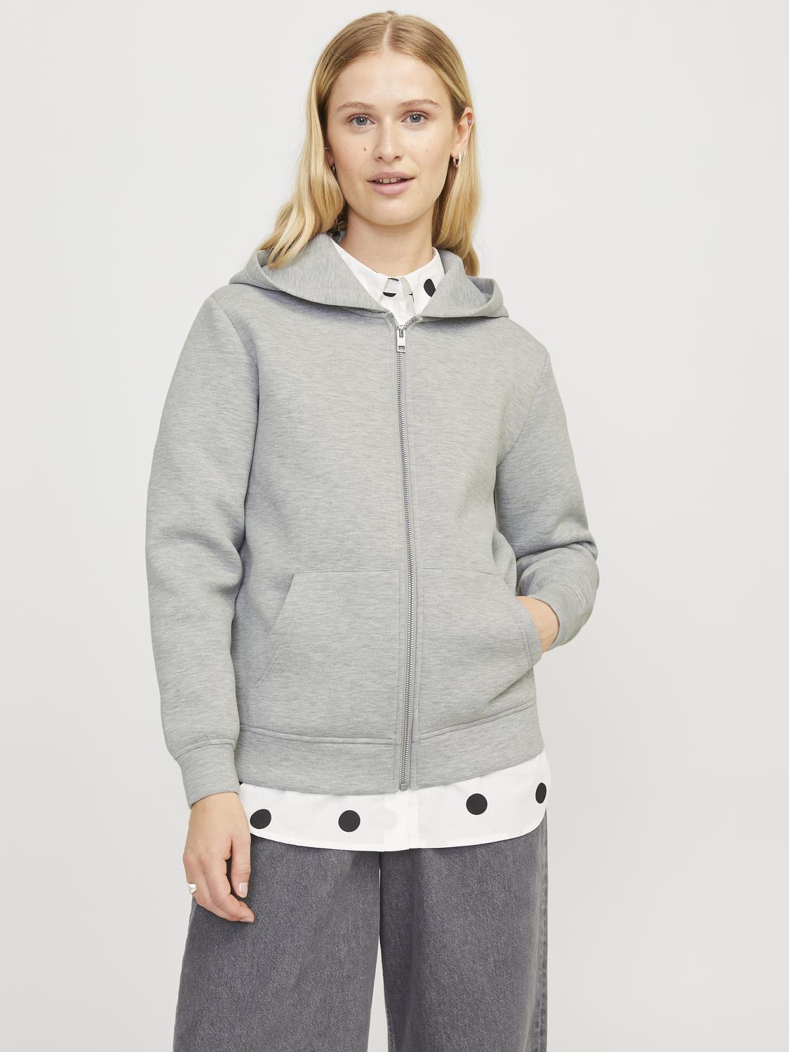 model_shot-front